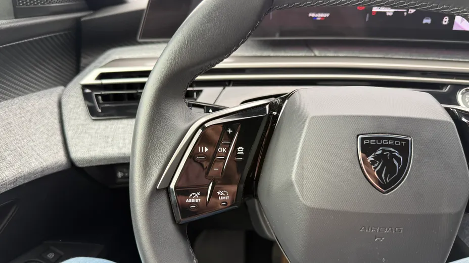 PEUGEOT 3008 3008 1.2 PureTech mHEV Allure e-DCS6