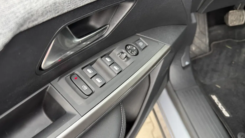 PEUGEOT 3008 3008 1.2 PureTech mHEV Allure e-DCS6