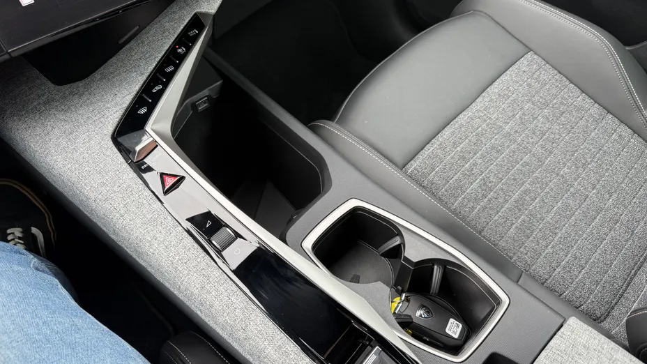 PEUGEOT 3008 3008 1.2 PureTech mHEV Allure e-DCS6