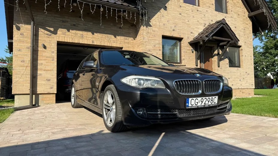 BMW Seria 5 520d sport-aut