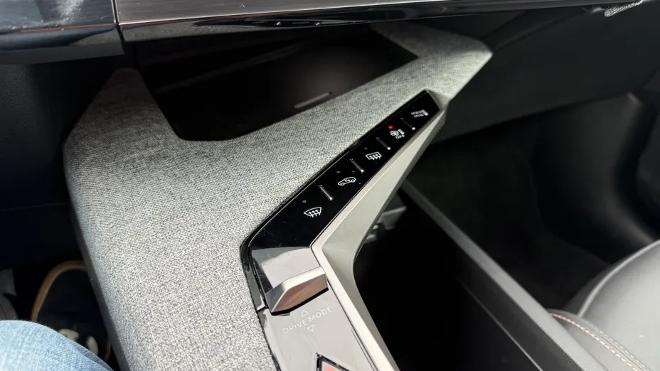 PEUGEOT 3008 3008 1.2 PureTech mHEV Allure e-DCS6