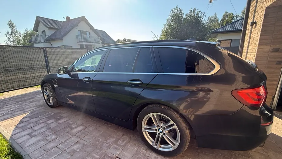 BMW Seria 5 520d sport-aut