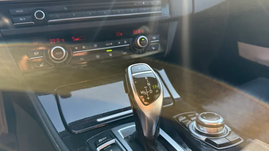 BMW Seria 5 520d sport-aut