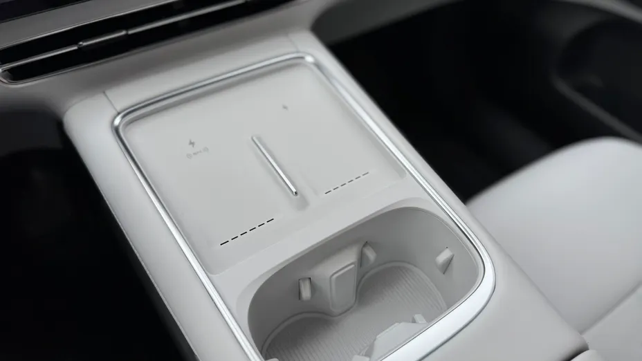 XPENG G6 G6 80.8 kWh AWD Performance PRO