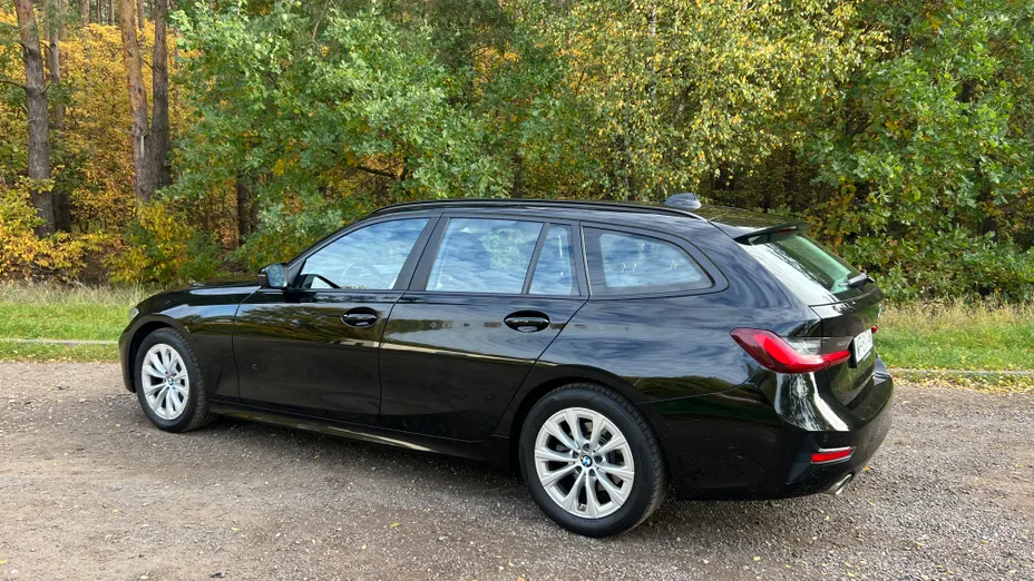 BMW Seria 3 318i Advantage aut