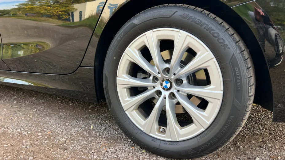 BMW Seria 3 318i Advantage aut