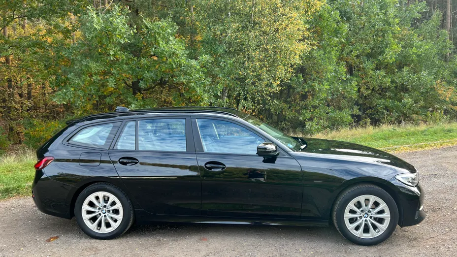 BMW Seria 3 318i Advantage aut