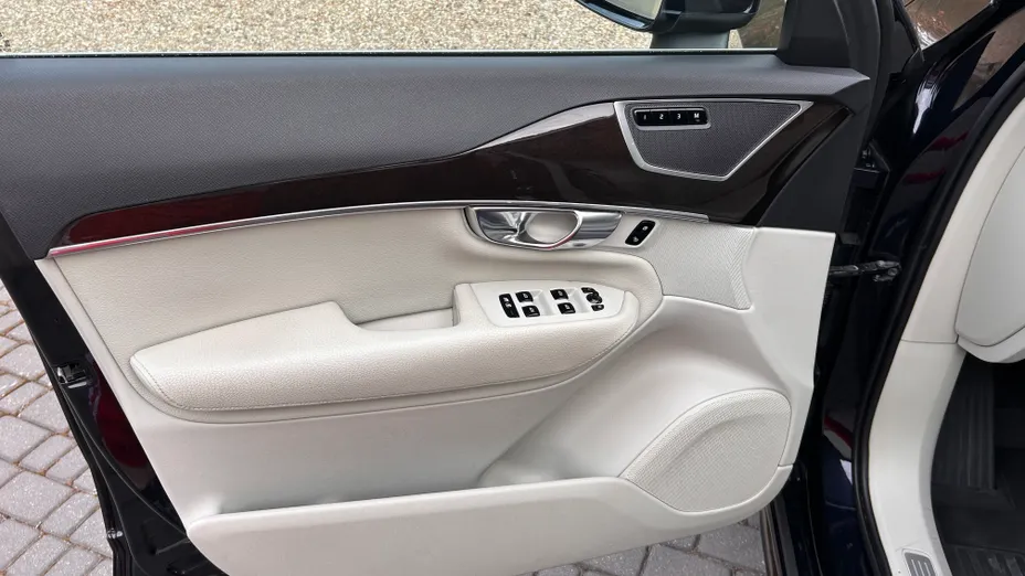 VOLVO XC90 XC90 T6 AWD Momentum 7os aut