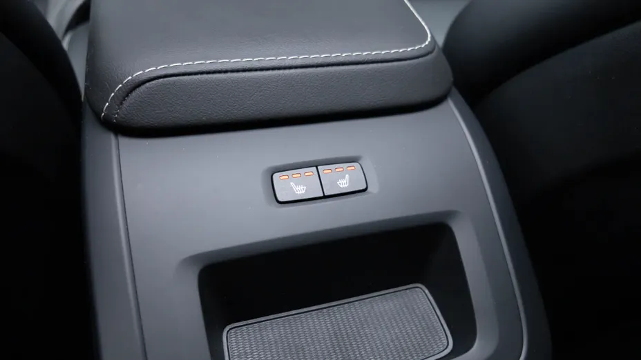 VOLVO XC60 XC60 T6 Plug-In Hybrid AWD Ultra Black Edition aut