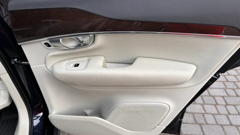 VOLVO XC90 XC90 T6 AWD Momentum 7os aut