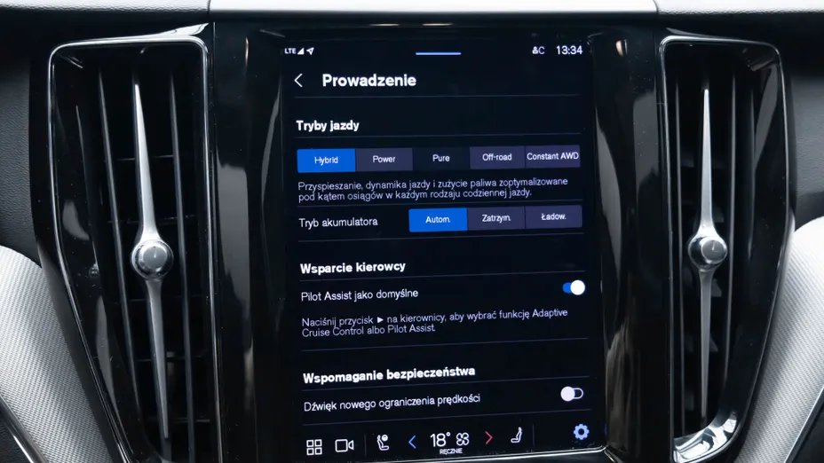 VOLVO XC60 XC60 T6 Plug-In Hybrid AWD Ultra Black Edition aut