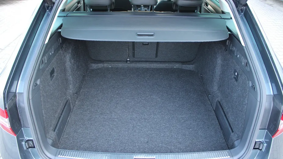 SKODA Superb Superb 2.0 TDI SCR Style DSG