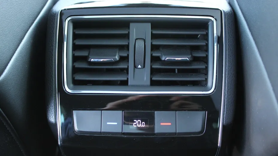 SKODA Superb Superb 2.0 TDI SCR Style DSG