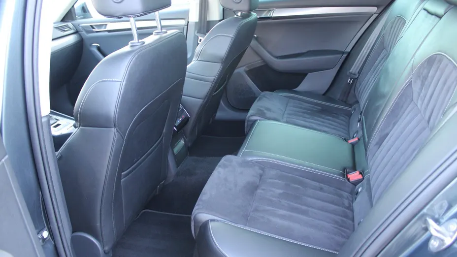 SKODA Superb Superb 2.0 TDI SCR Style DSG