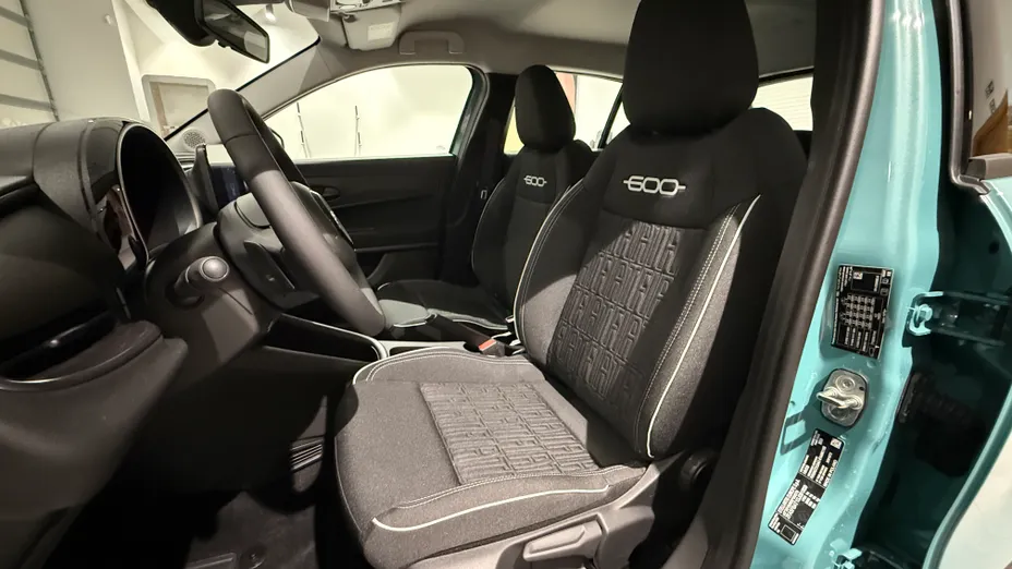 FIAT 600 600 1.2 Turbo Hybrid Pop eDCT Nowy