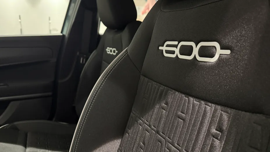 FIAT 600 600 1.2 Turbo Hybrid Pop eDCT Nowy