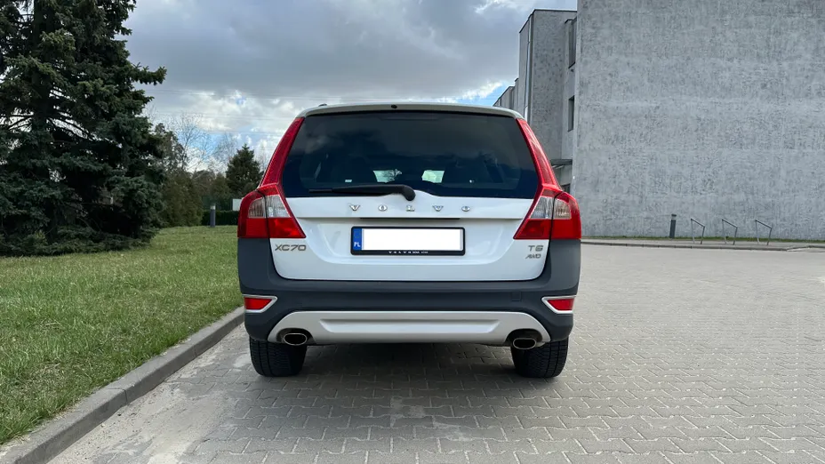 VOLVO XC70 -