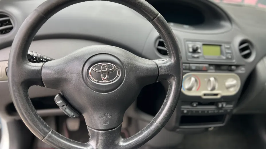 TOYOTA Yaris Yaris 1.0 Luna A/C