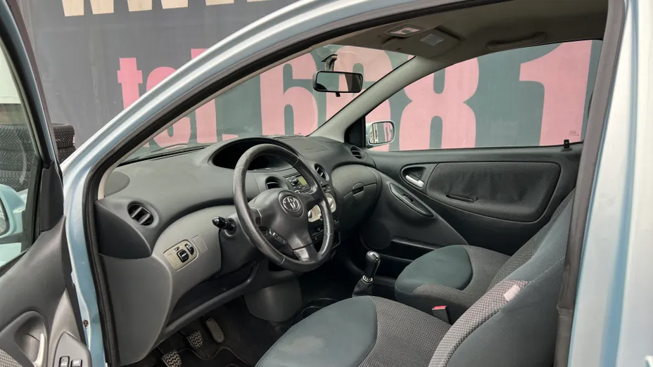 TOYOTA Yaris Yaris 1.0 Luna A/C