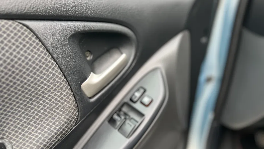 TOYOTA Yaris Yaris 1.0 Luna A/C