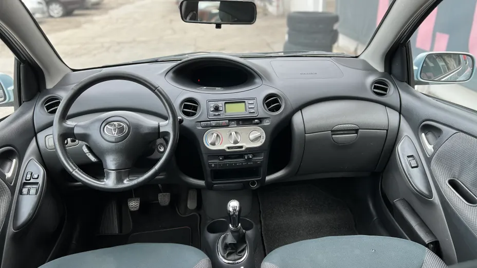 TOYOTA Yaris Yaris 1.0 Luna A/C