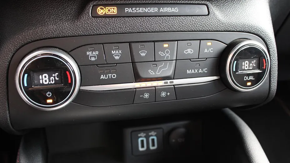 FORD Focus Focus 1.5 EcoBlue ST-Line aut