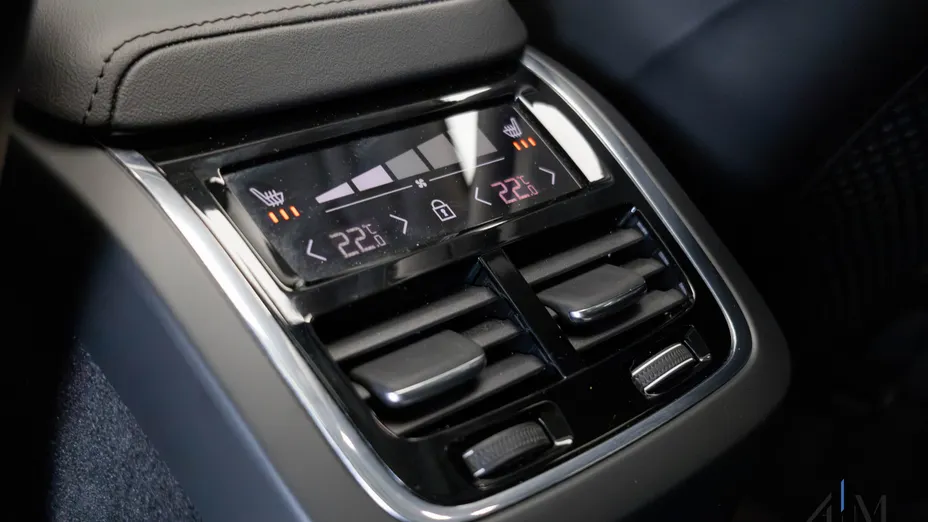 VOLVO XC60 XC60 B4 D AWD Ultimate Dark aut