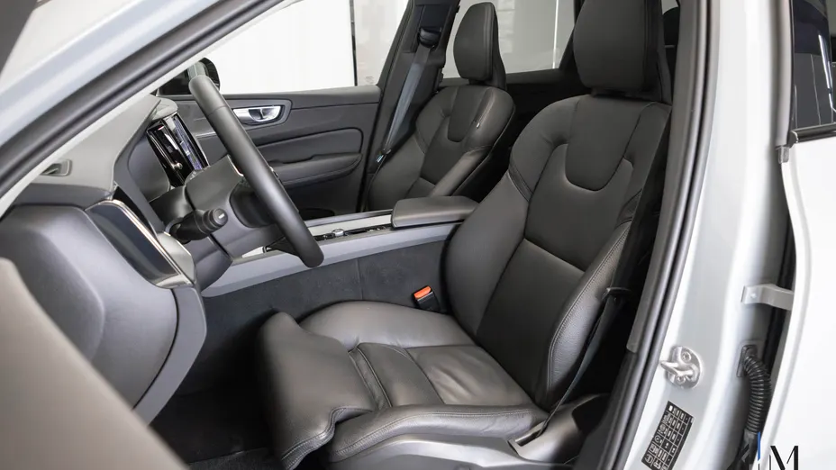 VOLVO XC60 XC60 B4 D AWD Ultimate Dark aut