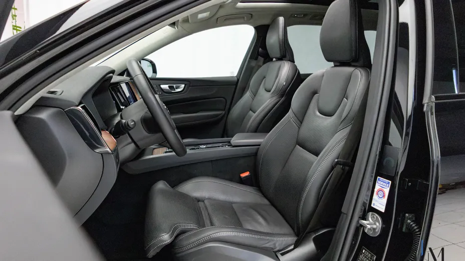 VOLVO XC60 XC60 B4 D AWD Ultimate Dark aut