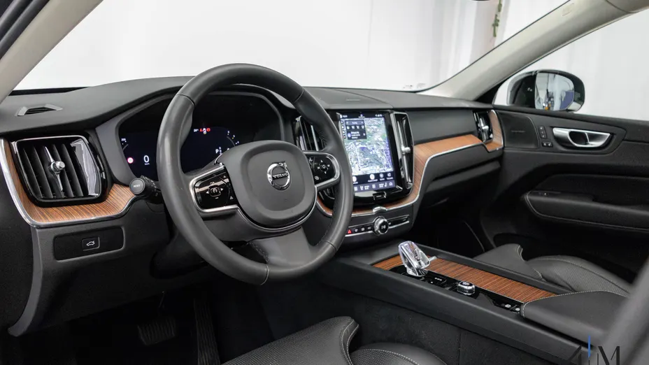 VOLVO XC60 XC60 B4 D AWD Ultimate Dark aut