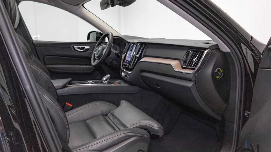 VOLVO XC60 XC60 B4 D AWD Ultimate Dark aut