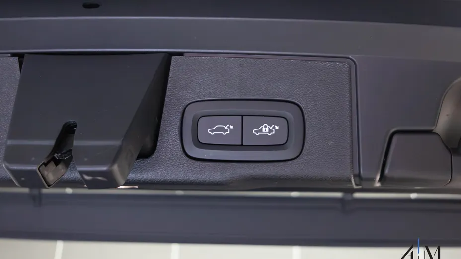 VOLVO XC60 XC60 B4 D AWD Ultimate Dark aut