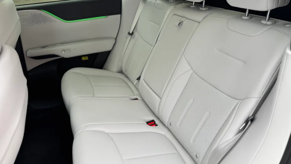 XPENG G6 G6 80.8 kWh AWD Performance PRO