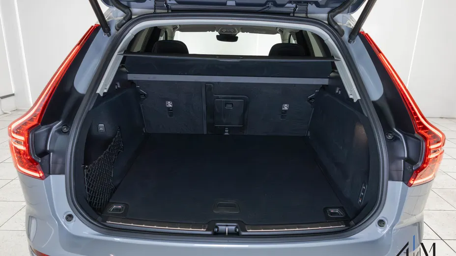 VOLVO XC60 XC60 B4 D AWD Ultimate Dark aut