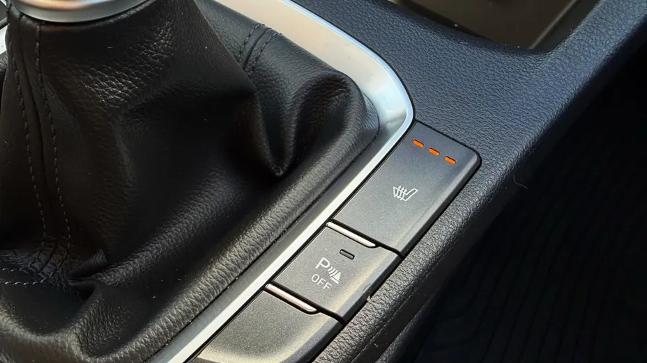 HYUNDAI i30 i30 1.5 T-GDI 48V Smart