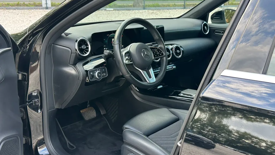 MERCEDES-BENZ A Klasa A 180 7G-DCT
