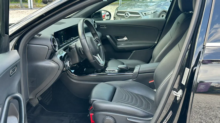 MERCEDES-BENZ A Klasa A 180 7G-DCT