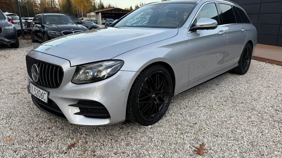 MERCEDES-BENZ E Klasa E 400 4-Matic 9G-TRONIC