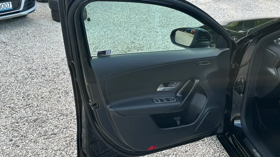 MERCEDES-BENZ A Klasa A 180 7G-DCT