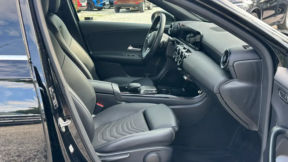 MERCEDES-BENZ A Klasa A 180 7G-DCT