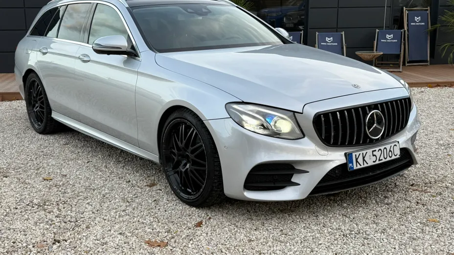 MERCEDES-BENZ E Klasa E 400 4-Matic 9G-TRONIC