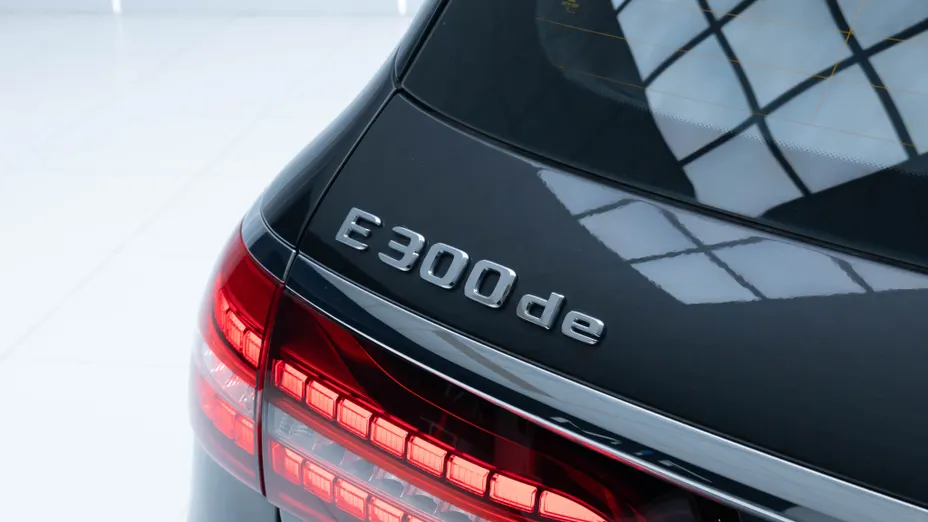 MERCEDES-BENZ E Klasa E 300 de 4-Matic AMG/Avantgarde