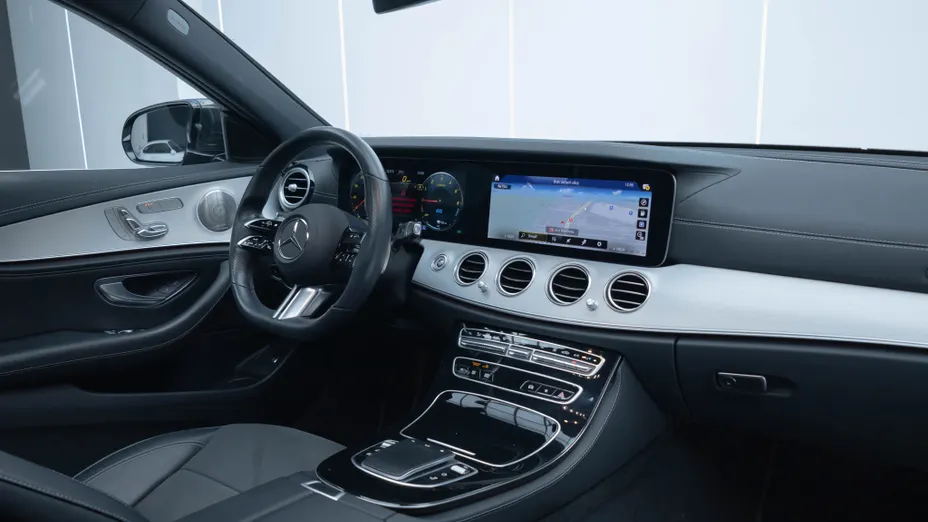 MERCEDES-BENZ E Klasa E 300 de 4-Matic AMG/Avantgarde