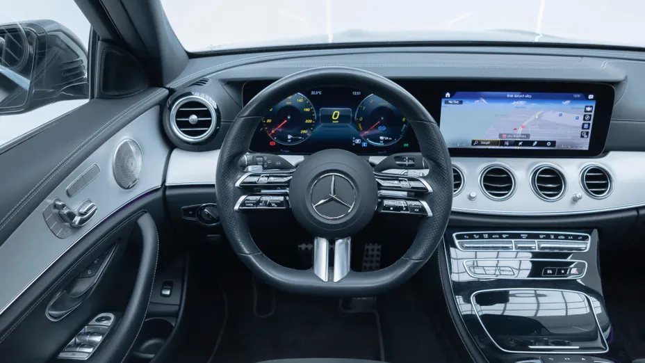 MERCEDES-BENZ E Klasa E 300 de 4-Matic AMG/Avantgarde