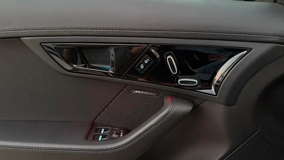 JAGUAR F-Type F-Type 2.0 Turbo R-Dynamic aut