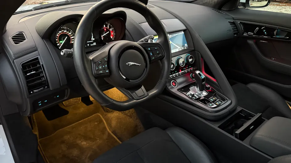 JAGUAR F-Type F-Type 2.0 Turbo R-Dynamic aut