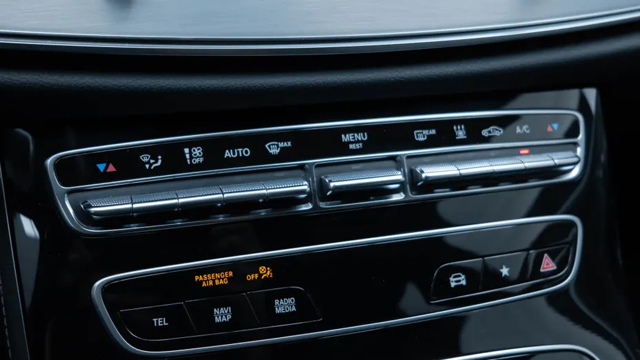 MERCEDES-BENZ E Klasa E 300 de 4-Matic AMG/Avantgarde