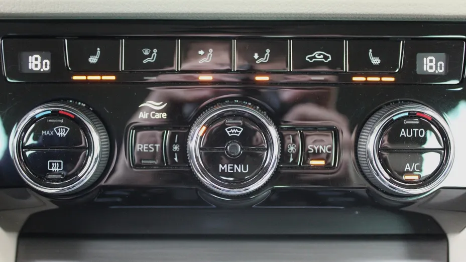 SKODA Superb Superb 2.0 TSI 4x4 Style DSG