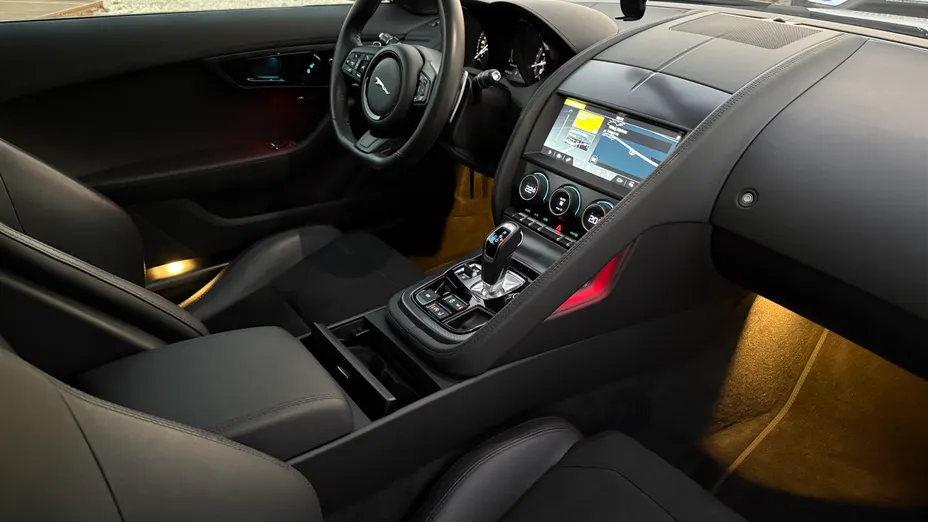 JAGUAR F-Type F-Type 2.0 Turbo R-Dynamic aut