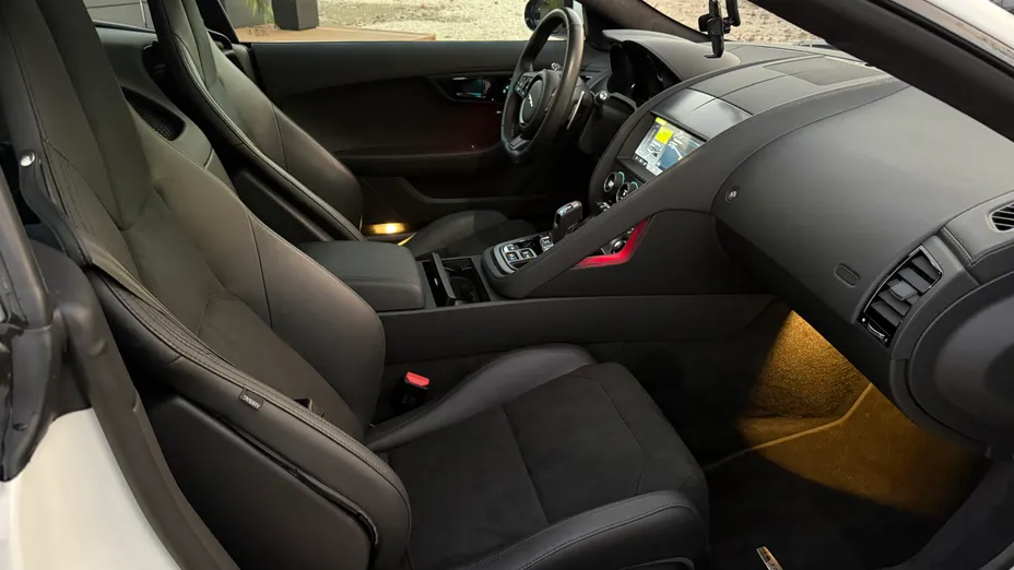 JAGUAR F-Type F-Type 2.0 Turbo R-Dynamic aut